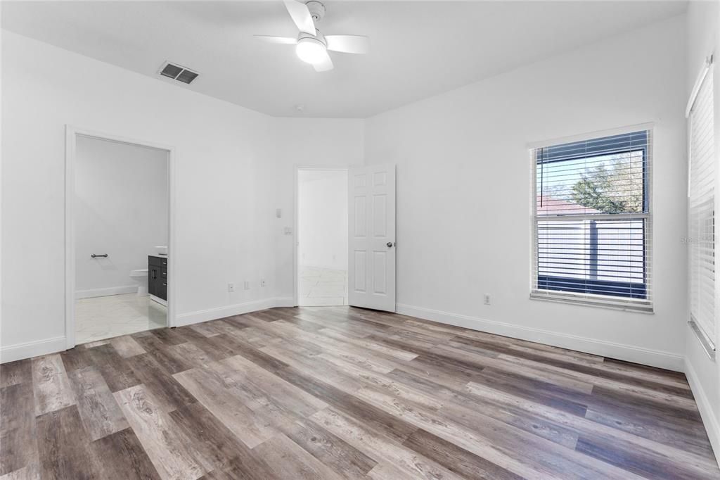 Active With Contract: $465,000 (4 beds, 2 baths, 1866 Square Feet)