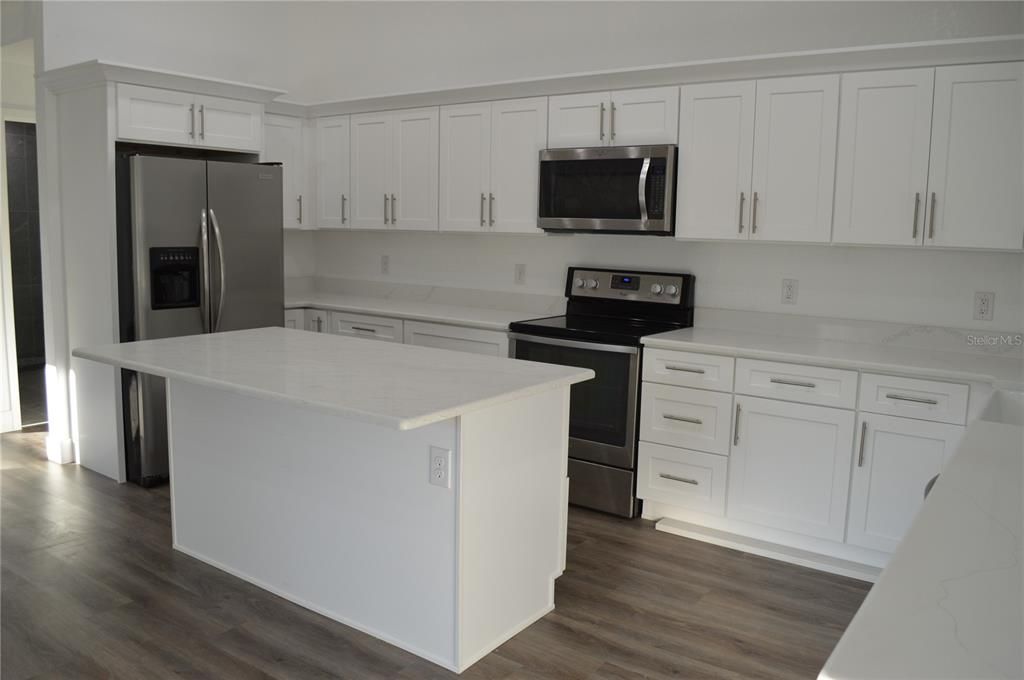 Recently Sold: $379,000 (2 beds, 2 baths, 1739 Square Feet)