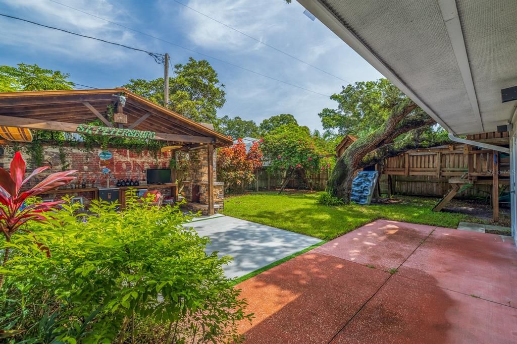 Recently Sold: $1,200,000 (4 beds, 2 baths, 2578 Square Feet)