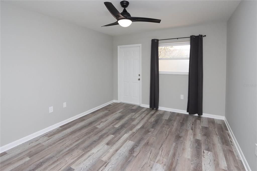 Recently Rented: $1,595 (2 beds, 2 baths, 870 Square Feet)