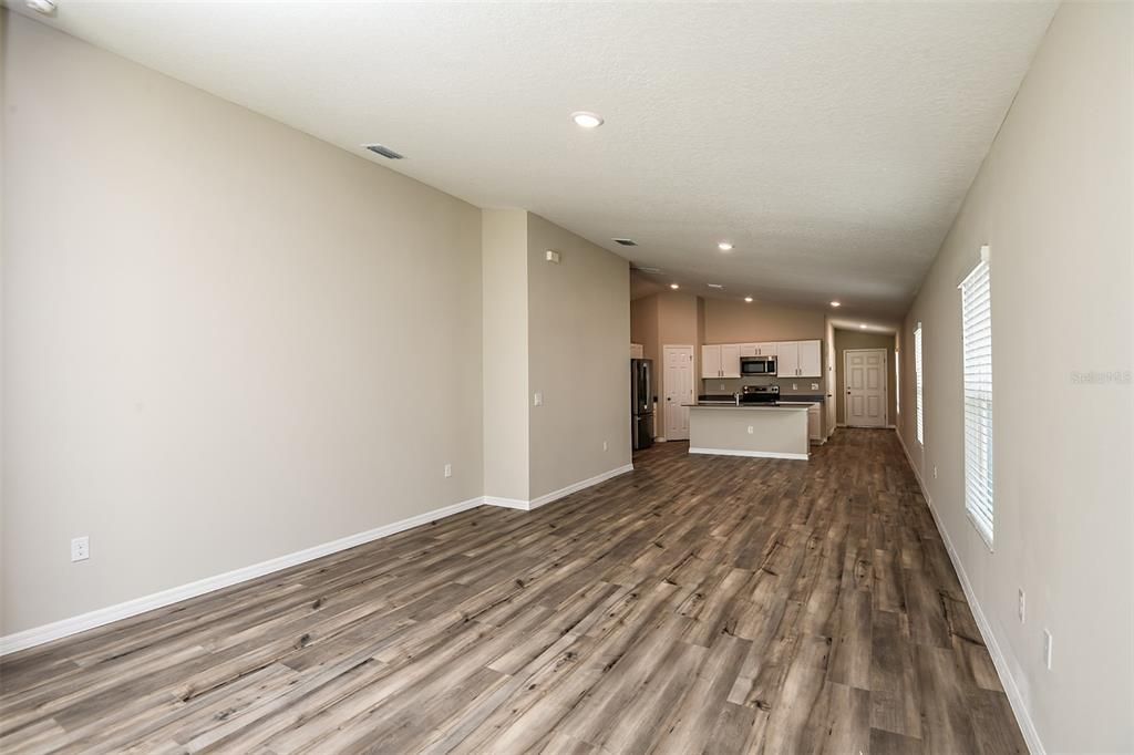 Active With Contract: $394,990 (3 beds, 2 baths, 1615 Square Feet)