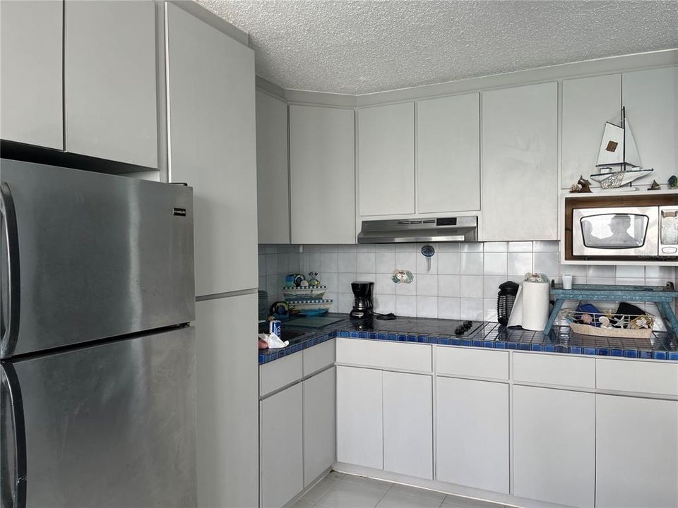 For Sale: $189,900 (1 beds, 1 baths, 623 Square Feet)
