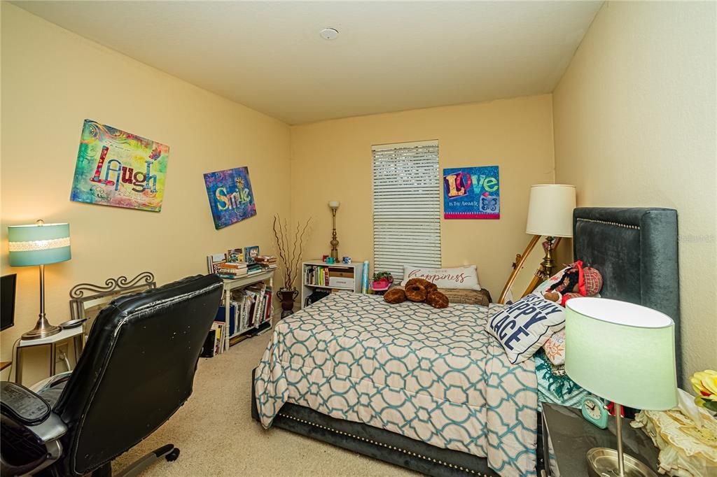Active With Contract: $182,500 (2 beds, 2 baths, 1242 Square Feet)
