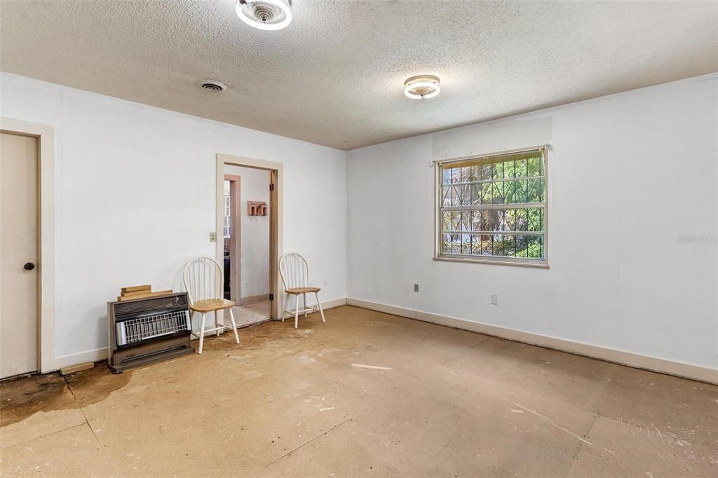 Recently Sold: $115,000 (3 beds, 1 baths, 1491 Square Feet)