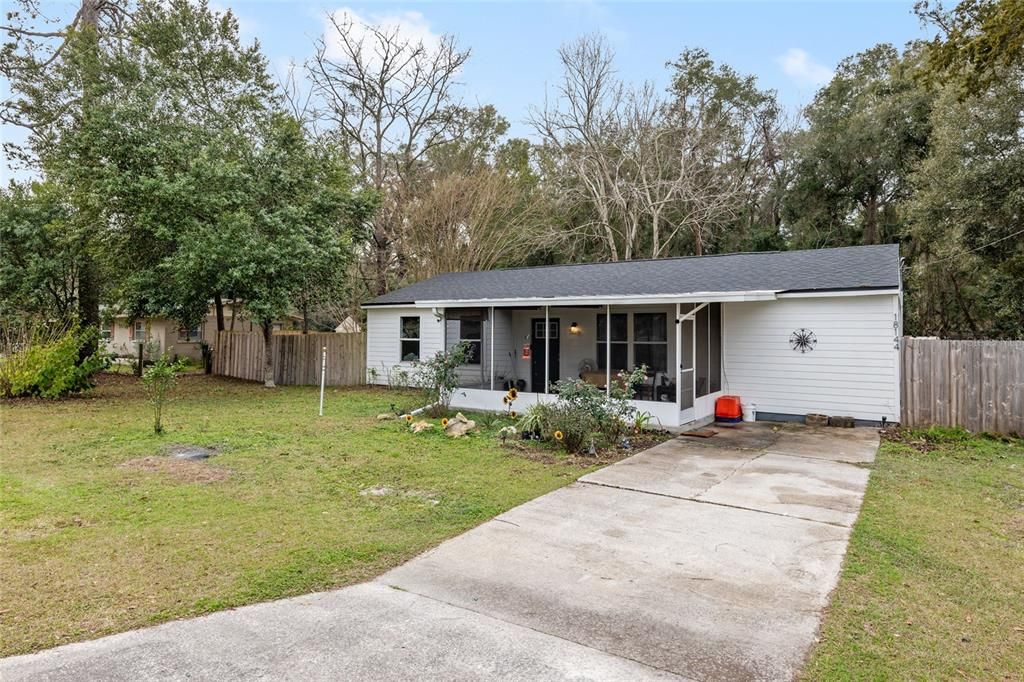 Recently Sold: $255,000 (3 beds, 2 baths, 1300 Square Feet)