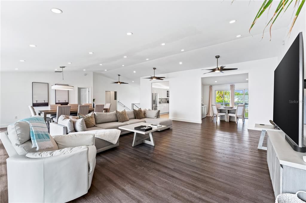 Recently Sold: $2,200,000 (5 beds, 3 baths, 4270 Square Feet)