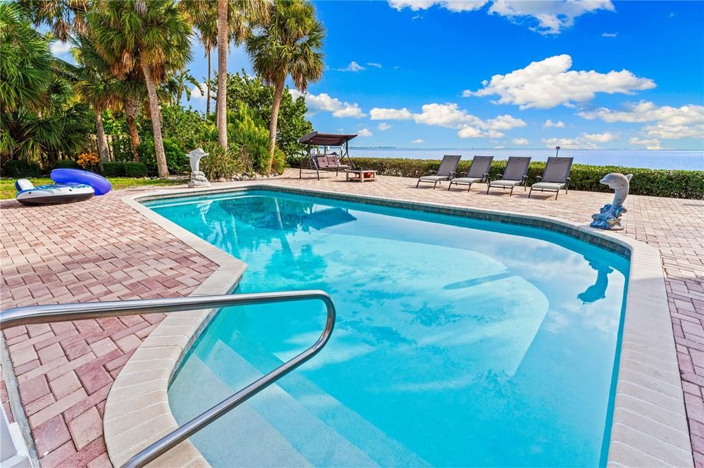 Recently Sold: $2,200,000 (5 beds, 3 baths, 4270 Square Feet)