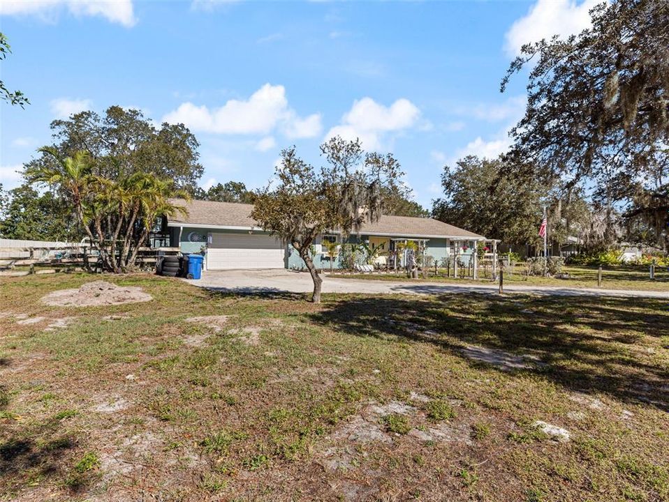 Recently Sold: $449,999 (3 beds, 2 baths, 2303 Square Feet)