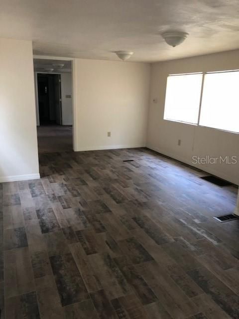 Recently Rented: $1,050 (1 beds, 1 baths, 784 Square Feet)