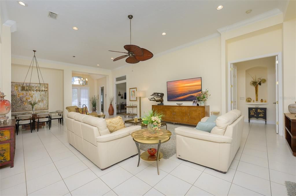 Recently Sold: $1,075,000 (2 beds, 2 baths, 2540 Square Feet)