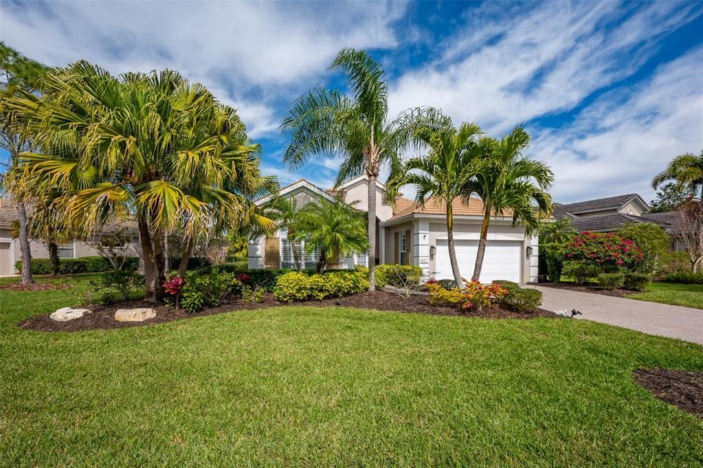 Recently Sold: $1,075,000 (2 beds, 2 baths, 2540 Square Feet)