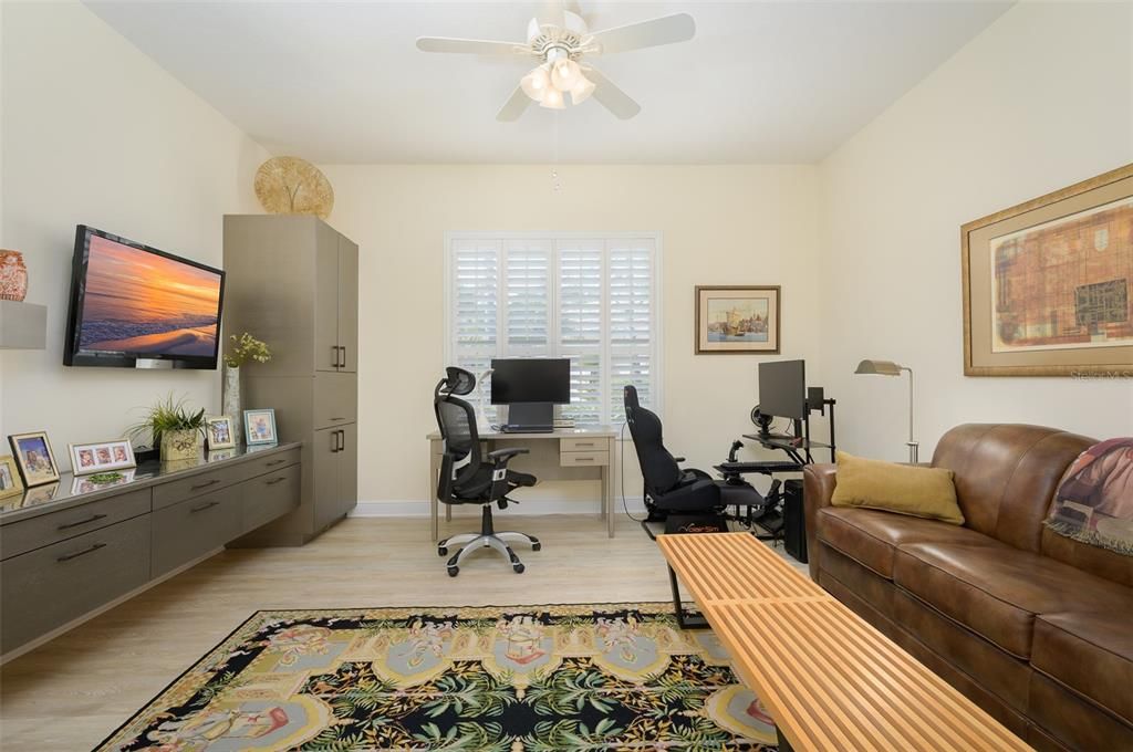 Recently Sold: $1,075,000 (2 beds, 2 baths, 2540 Square Feet)