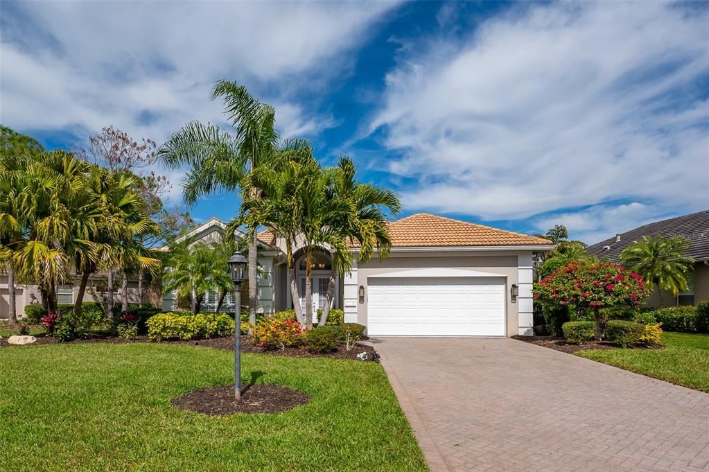 Recently Sold: $1,075,000 (2 beds, 2 baths, 2540 Square Feet)