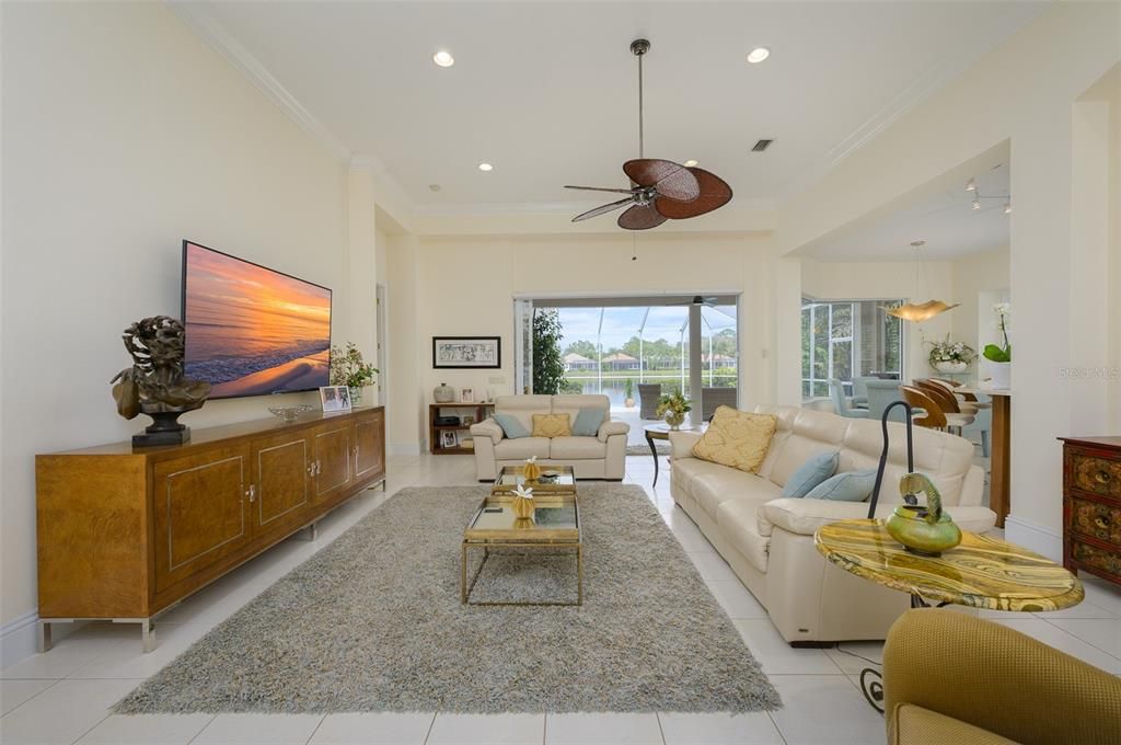 Recently Sold: $1,075,000 (2 beds, 2 baths, 2540 Square Feet)