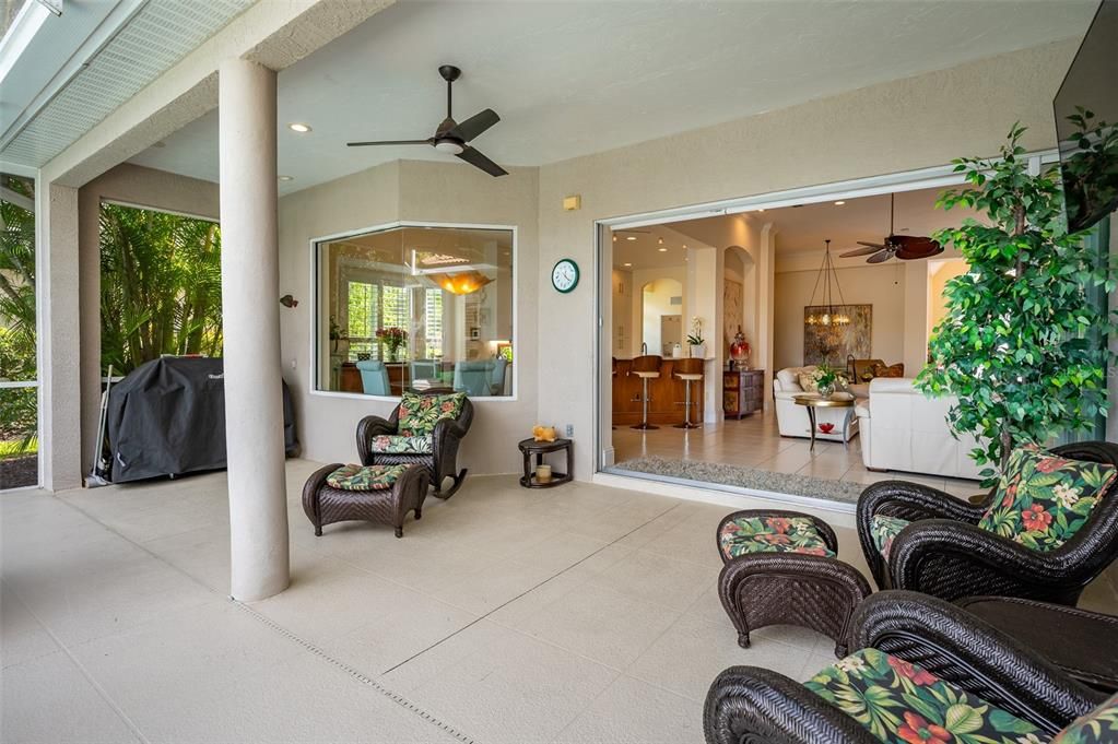 Recently Sold: $1,075,000 (2 beds, 2 baths, 2540 Square Feet)