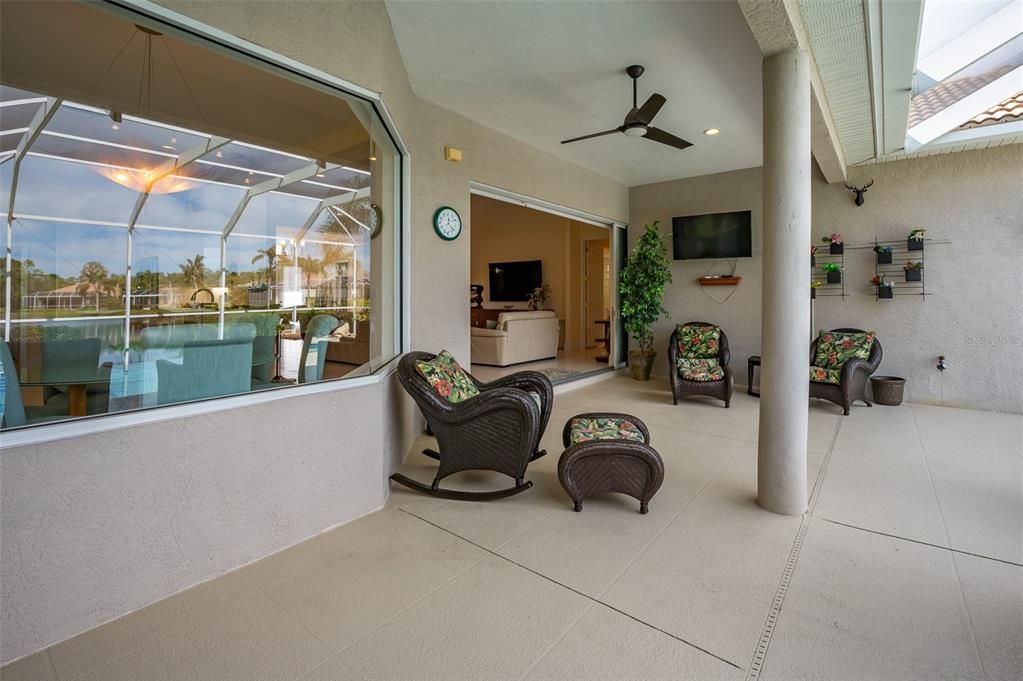 Recently Sold: $1,075,000 (2 beds, 2 baths, 2540 Square Feet)