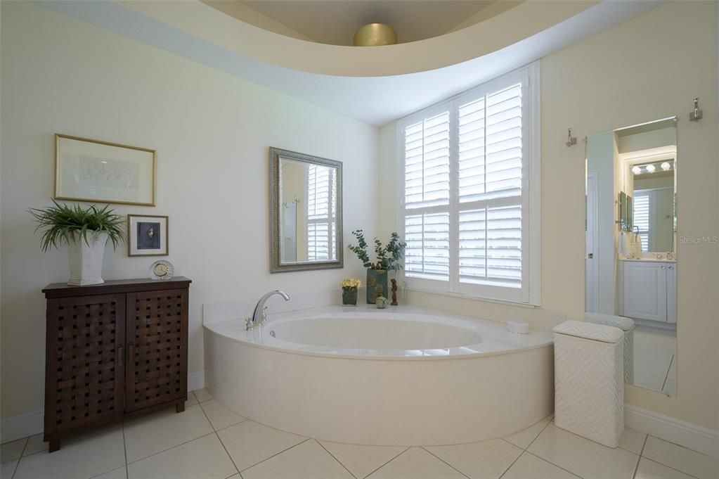 Recently Sold: $1,075,000 (2 beds, 2 baths, 2540 Square Feet)