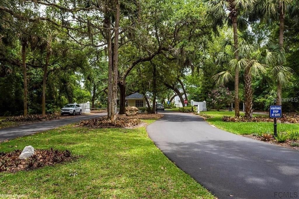 Entry drive to Sea Colony