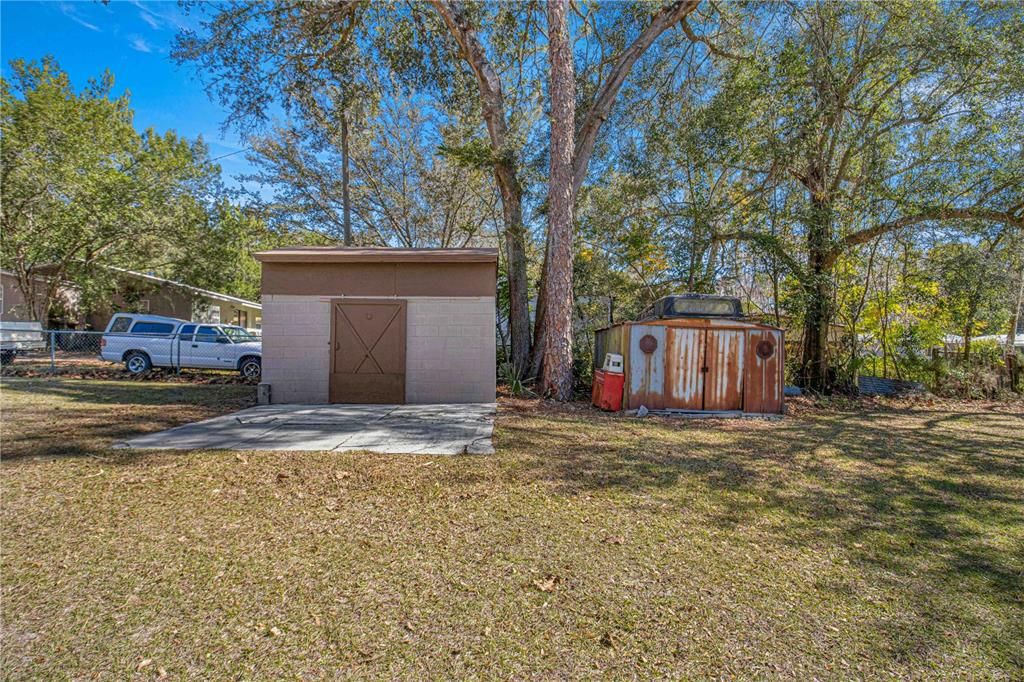 Active With Contract: $144,900 (3 beds, 2 baths, 1380 Square Feet)