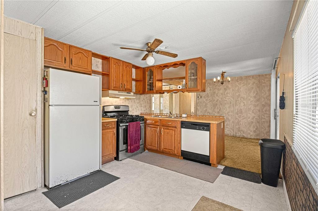 For Sale: $144,900 (3 beds, 2 baths, 1380 Square Feet)
