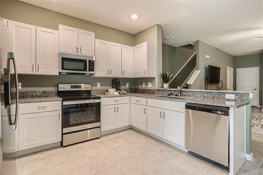 Active With Contract: $325,690 (3 beds, 2 baths, 1634 Square Feet)