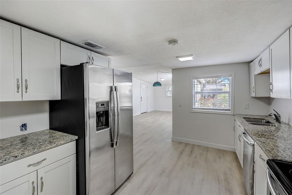 Active With Contract: $199,000 (3 beds, 2 baths, 1202 Square Feet)