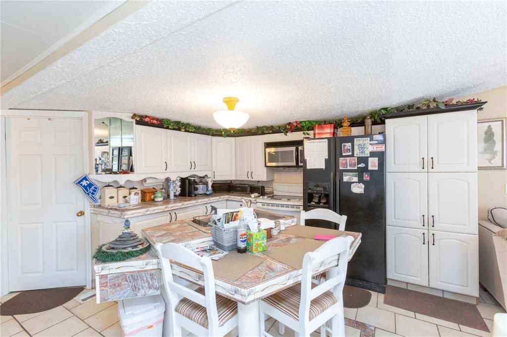 Recently Sold: $71,000 (2 beds, 1 baths, 804 Square Feet)