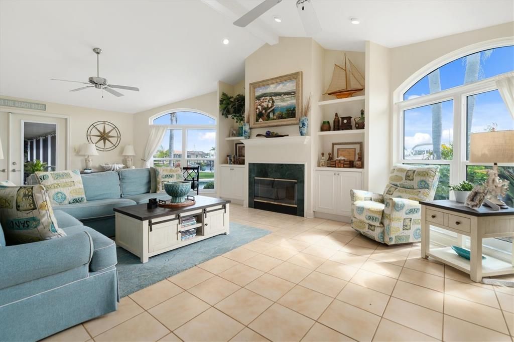 Active With Contract: $1,100,000 (3 beds, 3 baths, 2512 Square Feet)