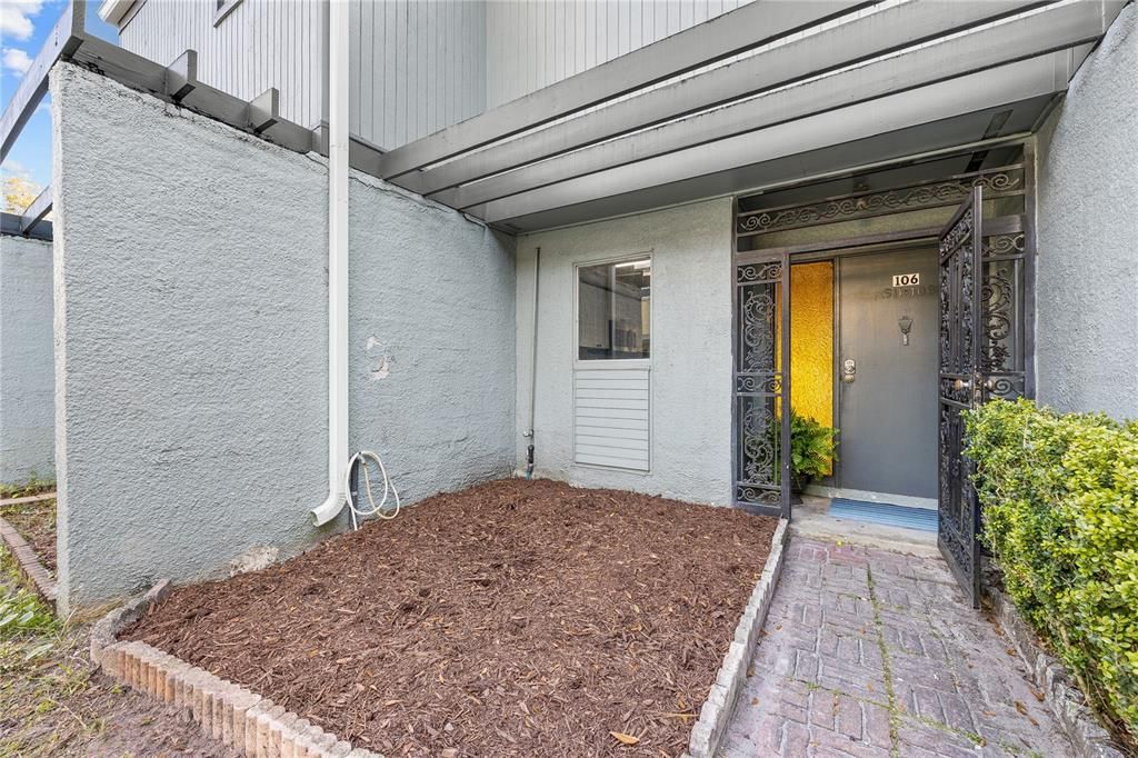 Recently Sold: $120,000 (2 beds, 2 baths, 1292 Square Feet)