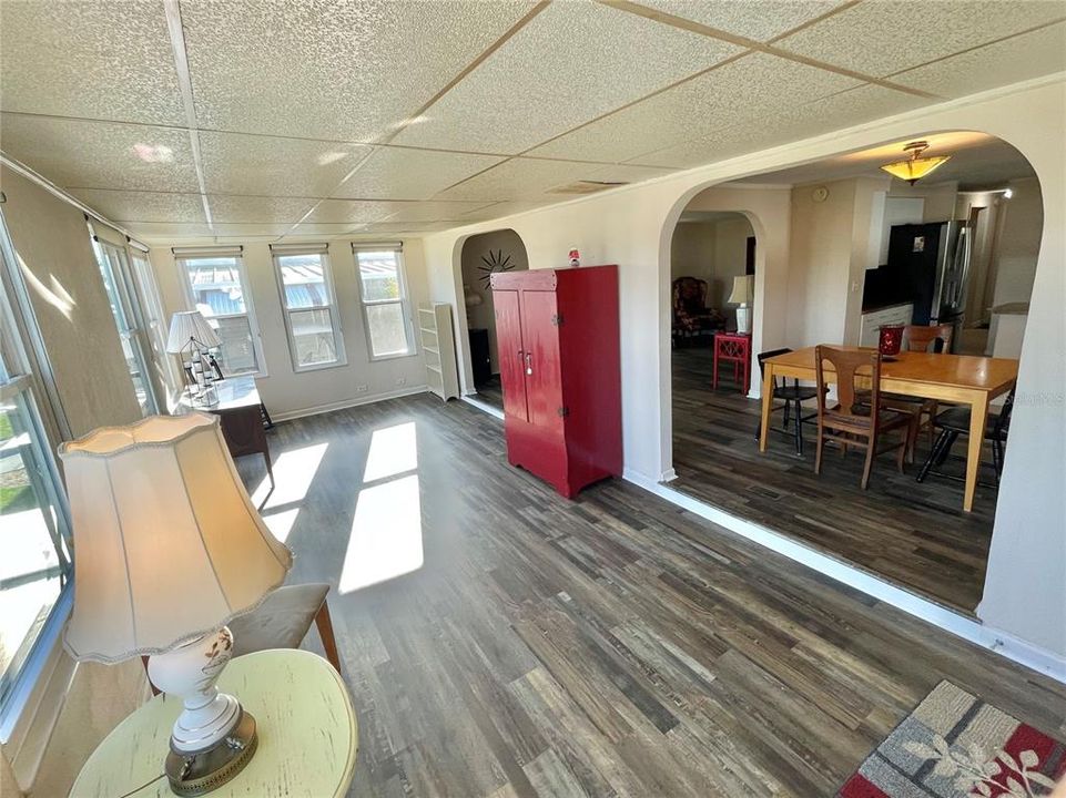 For Sale: $143,000 (2 beds, 2 baths, 1218 Square Feet)