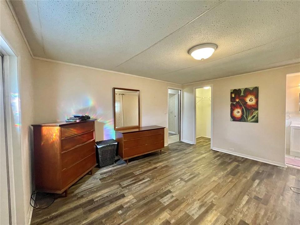 For Sale: $143,000 (2 beds, 2 baths, 1218 Square Feet)