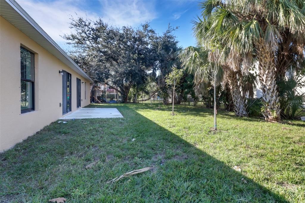 Recently Sold: $597,000 (6 beds, 0 baths, 2420 Square Feet)