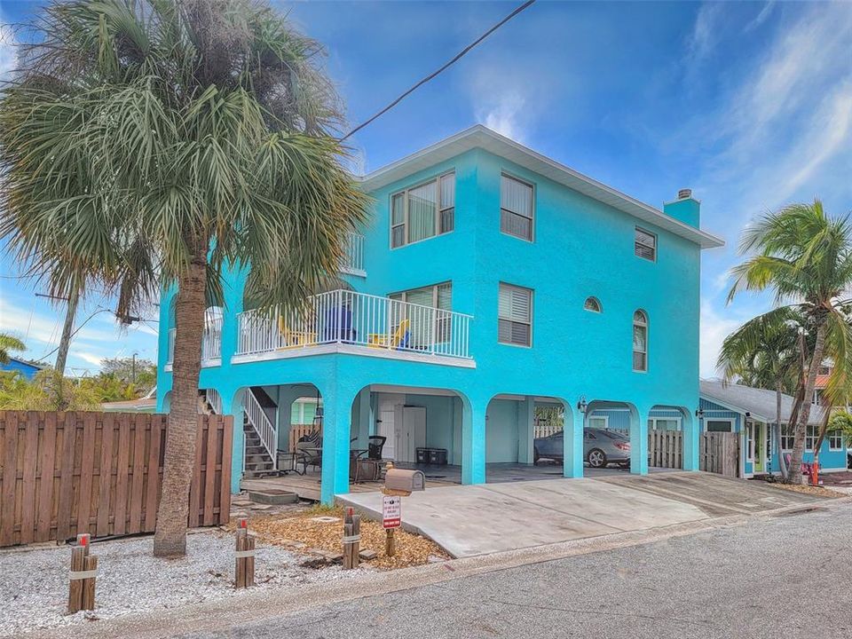 Recently Sold: $1,300,000 (4 beds, 2 baths, 2364 Square Feet)