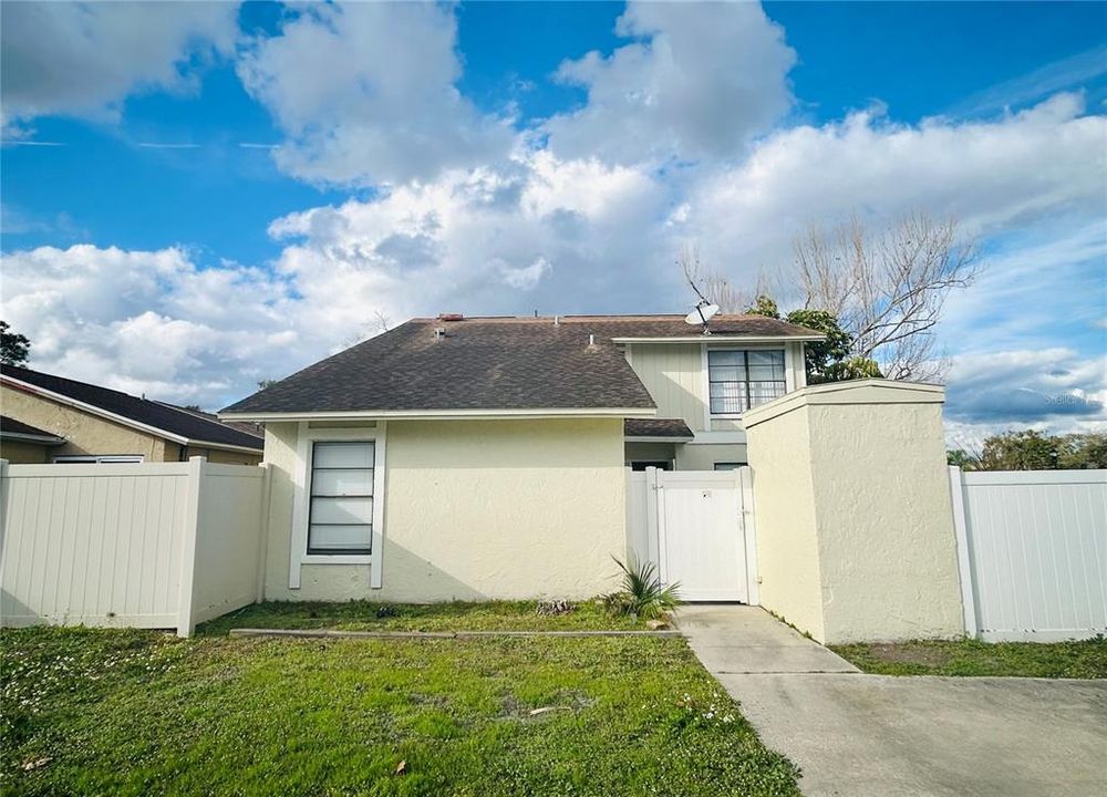 Welcome to 10706 Glen Ellen Drive!