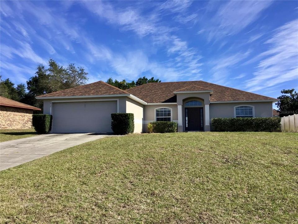 Recently Rented: $1,950 (4 beds, 2 baths, 1827 Square Feet)