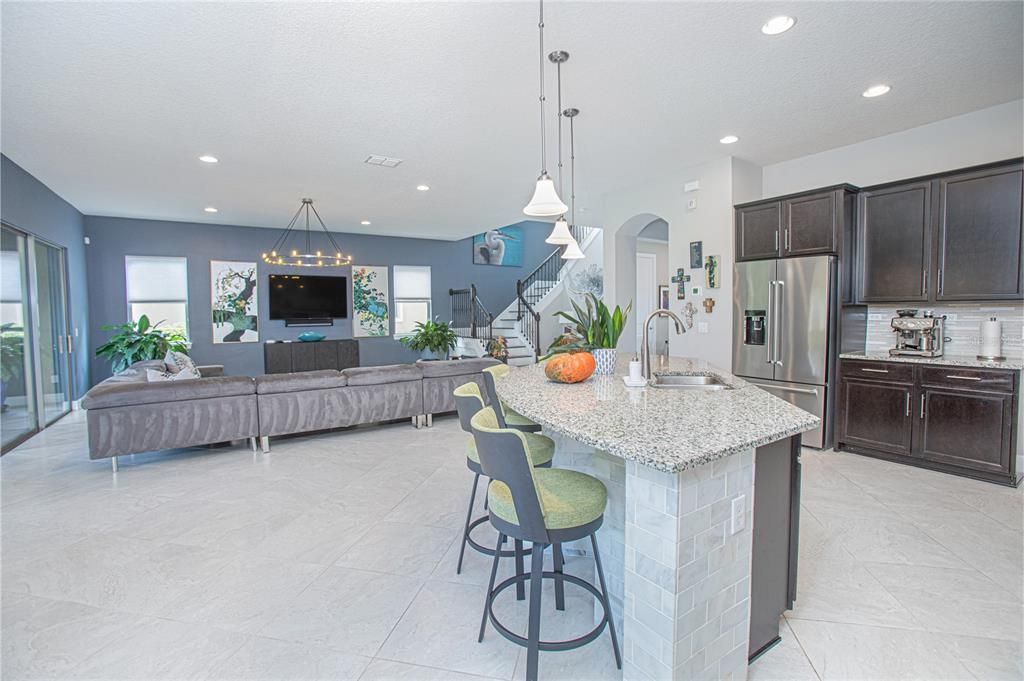 Active With Contract: $1,399,000 (5 beds, 4 baths, 4929 Square Feet)