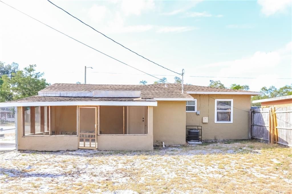 Recently Sold: $110,000 (2 beds, 1 baths, 832 Square Feet)