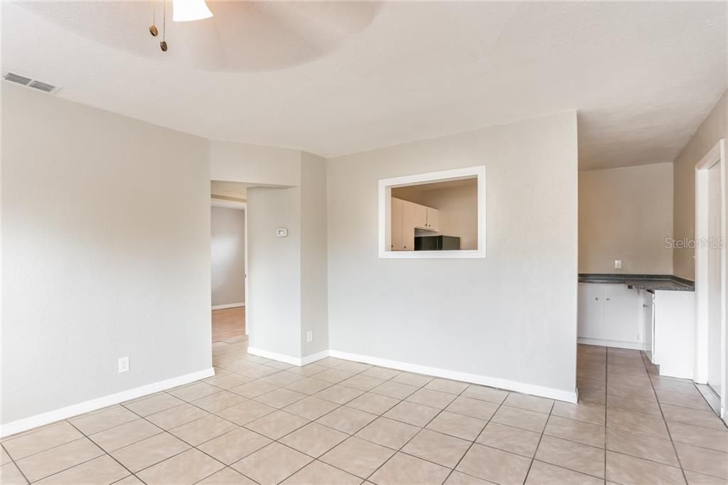 Active With Contract: $110,000 (2 beds, 1 baths, 832 Square Feet)