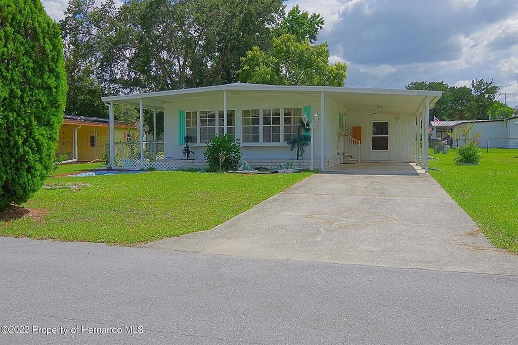 Recently Sold: $165,000 (2 beds, 2 baths, 989 Square Feet)