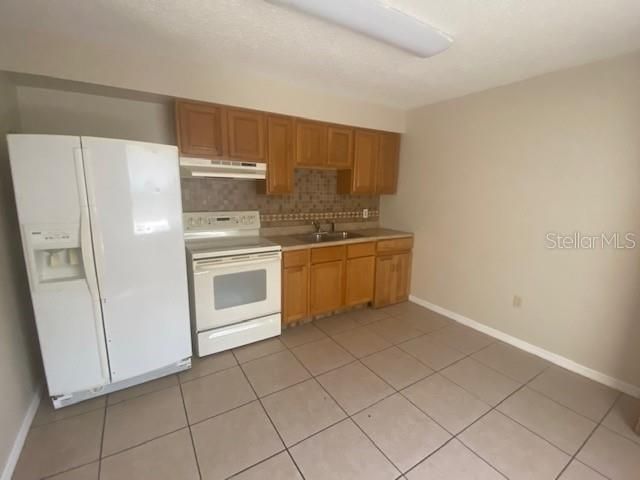 Recently Rented: $1,195 (2 beds, 1 baths, 770 Square Feet)