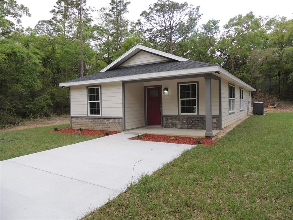 Active With Contract: $239,500 (3 beds, 2 baths, 1272 Square Feet)