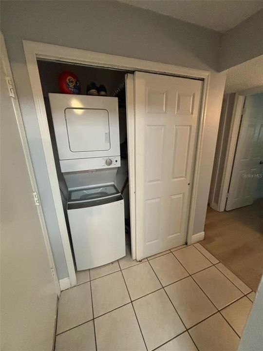 For Sale: $169,000 (2 beds, 1 baths, 881 Square Feet)