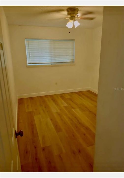For Sale: $169,000 (2 beds, 1 baths, 881 Square Feet)