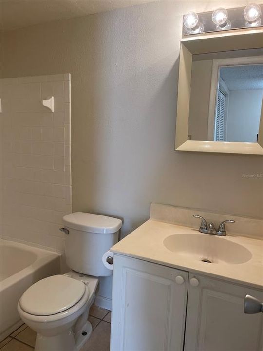 Active With Contract: $134,900 (2 beds, 1 baths, 899 Square Feet)