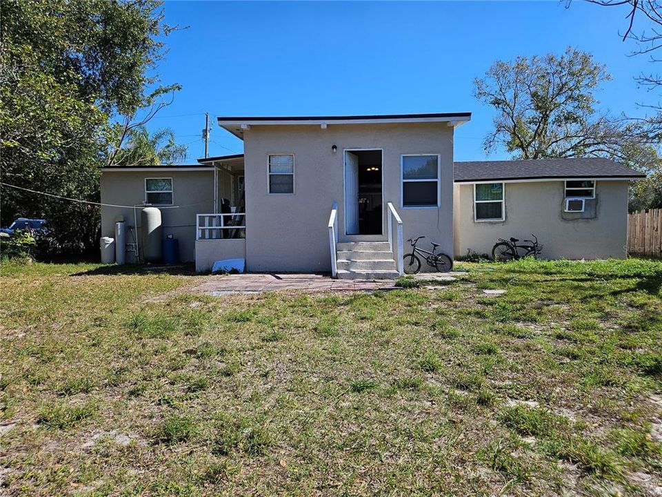 For Sale: $315,000 (3 beds, 2 baths, 1280 Square Feet)