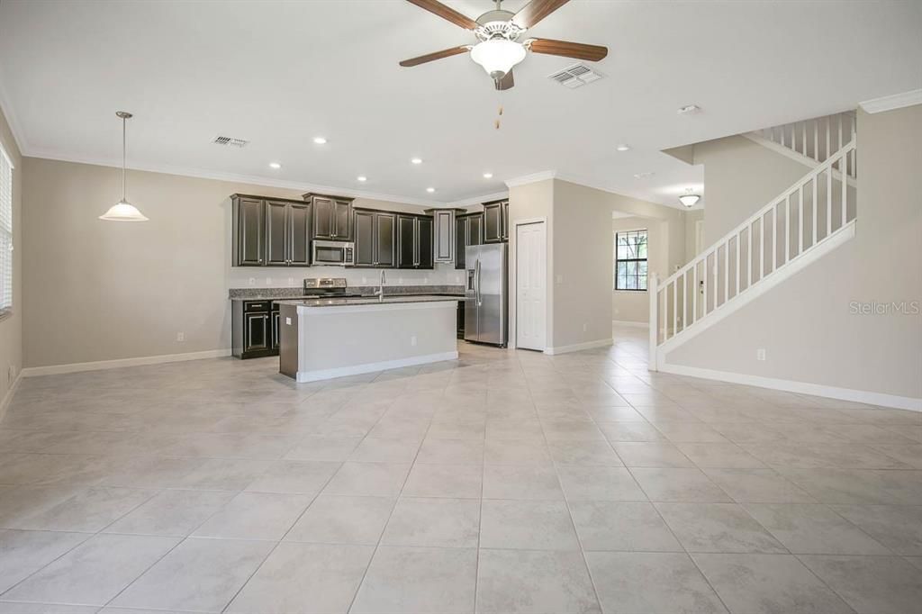 Recently Sold: $430,000 (4 beds, 3 baths, 2635 Square Feet)