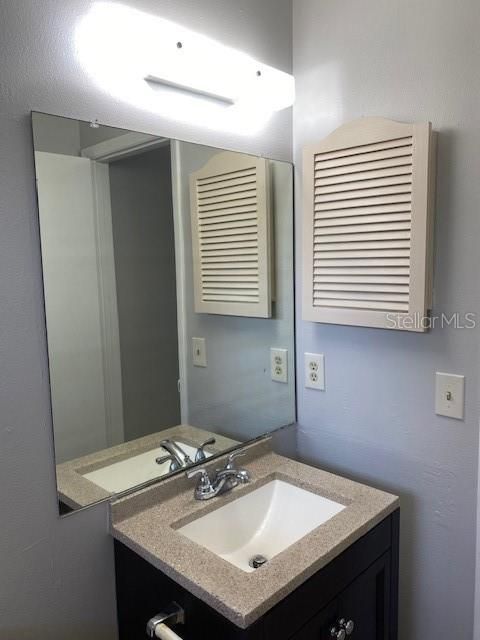 Recently Rented: $1,400 (2 beds, 2 baths, 1036 Square Feet)