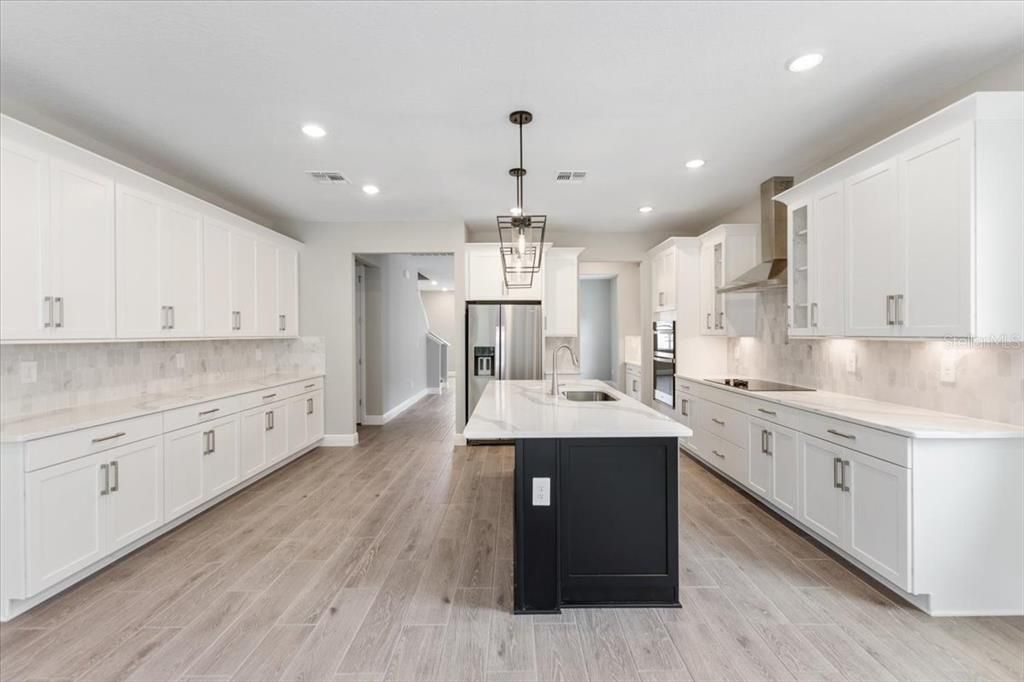 Active With Contract: $530,000 (5 beds, 3 baths, 3232 Square Feet)