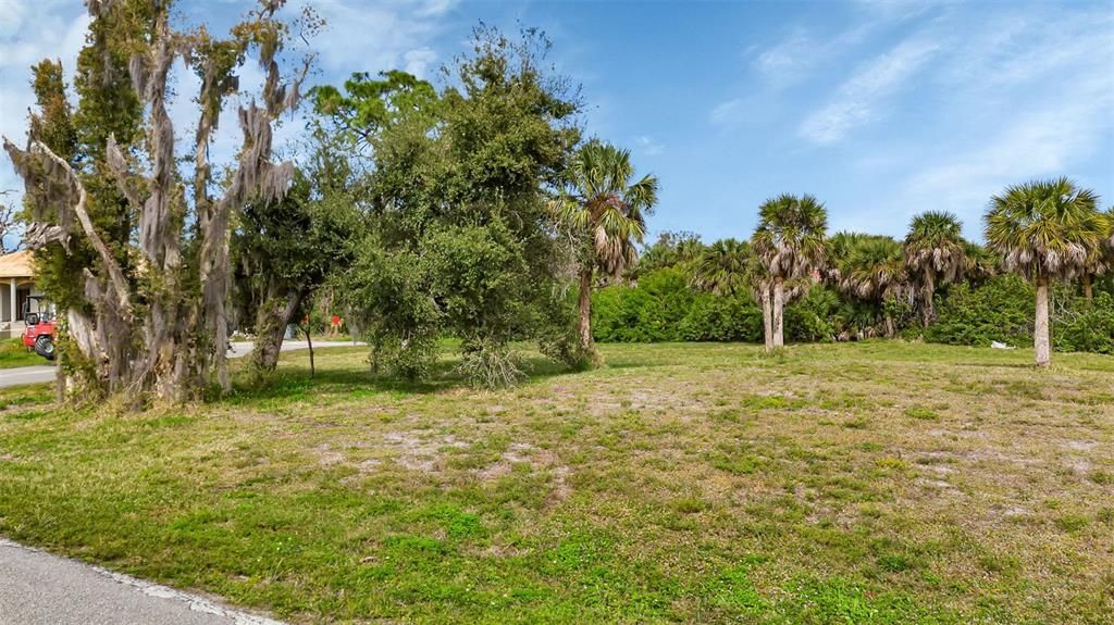 For Sale: $184,999 (0.59 acres)