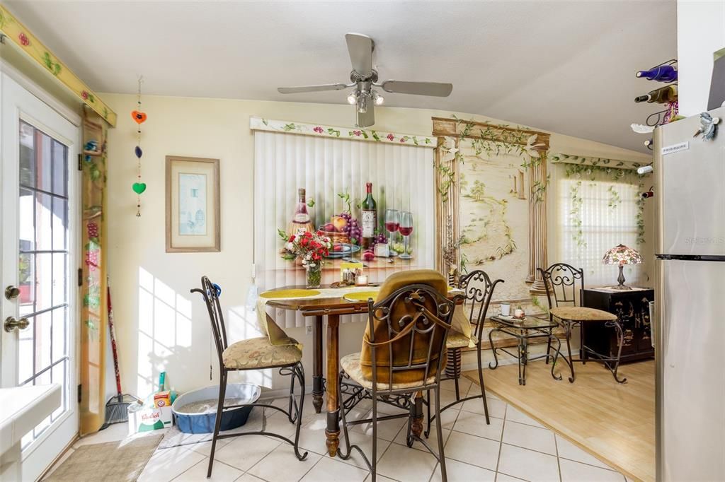 Recently Sold: $170,000 (2 beds, 1 baths, 720 Square Feet)